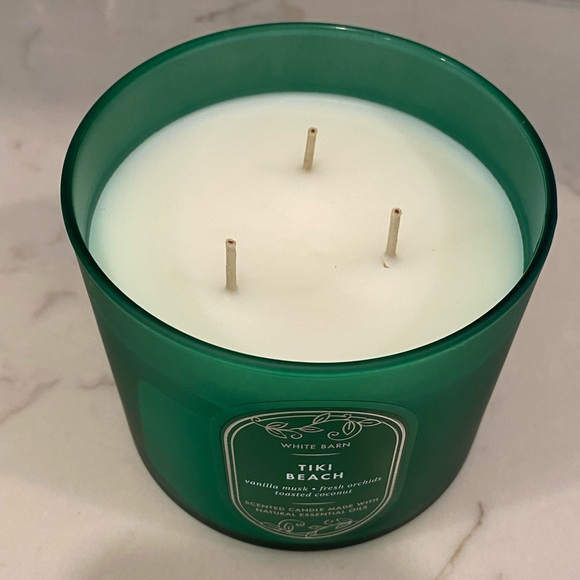 NWT Bath & Body Works Tiki Beach Candle - Picture 3 of 7
